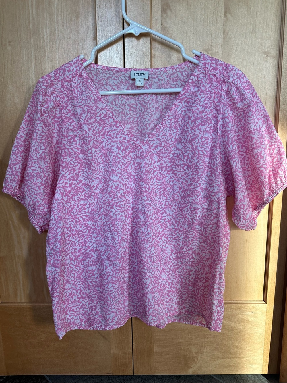 J. Crew Pink White Floral V-Neck Short Sleeve Blouse